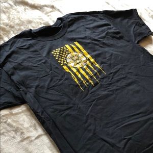 💋Boston Bruins Black and Gold T-Shirt, Men’s L